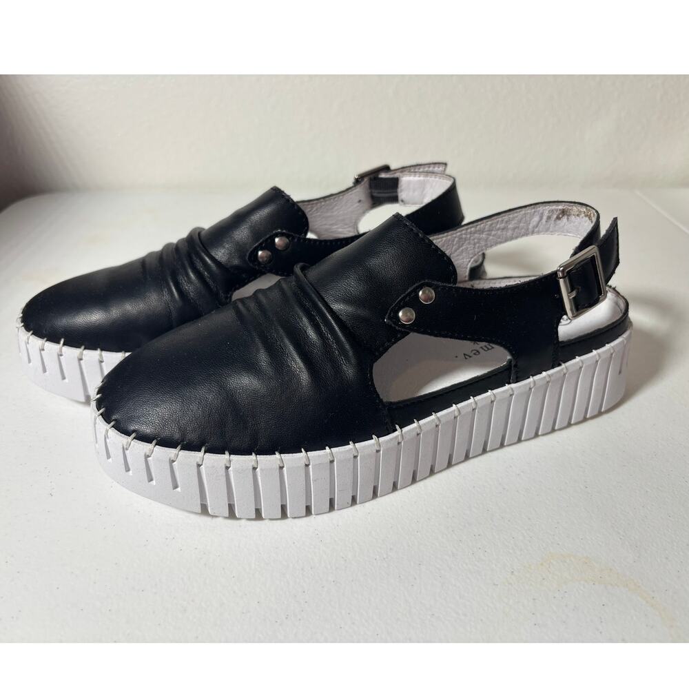 Bernie Mev Size 7 (EU 38) Celeste Black Faux Leather White Platform Sandals